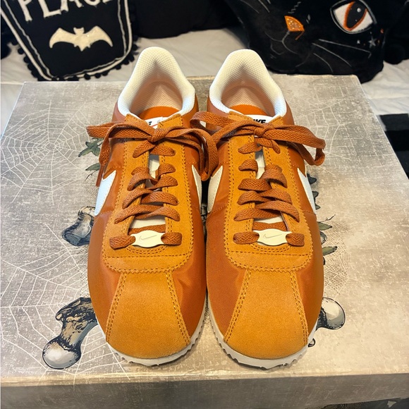NIKE Cortez Orange Tennis Shoes Men’s size 7 or Women’s size 8.5 - Picture 4 of 10